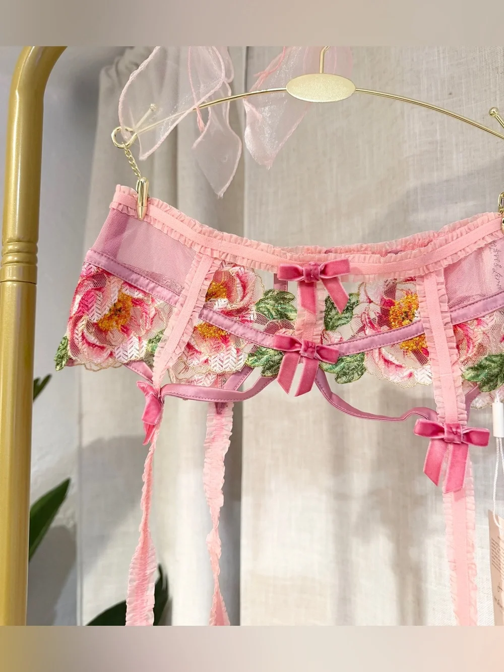 For Love & Lemons Ladies Pink Needle Point Rose Garter Size XS NWT